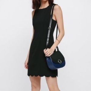 Monteau Sleeveless Scallop Black Dress